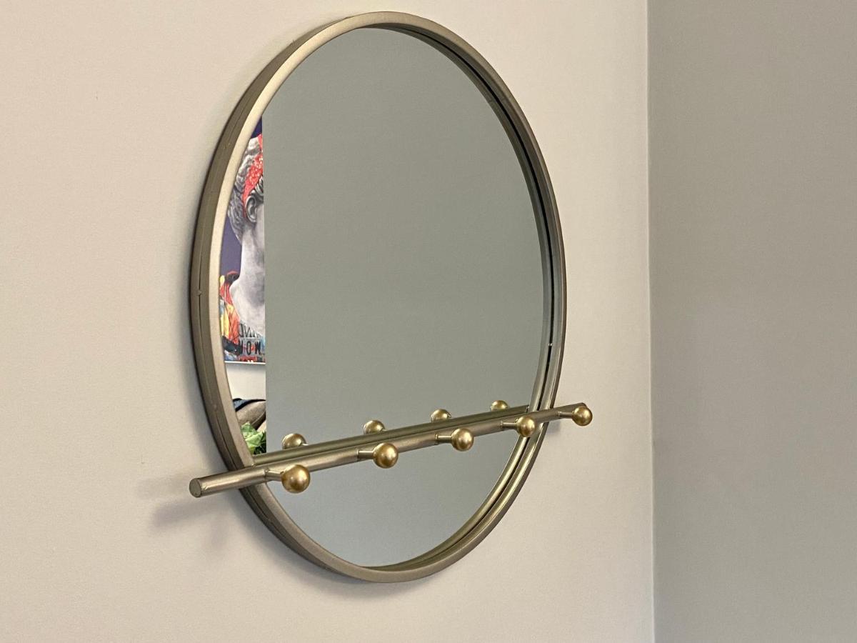 Beautiful Apartment - 5 Minute Walk To The Best Beach! - Great Location - Parking - Fast Wifi - Smart Tv - Newly Decorated - Sleeps Up To 4! Close To Bournemouth & Poole Town Centre Eksteriør bilde