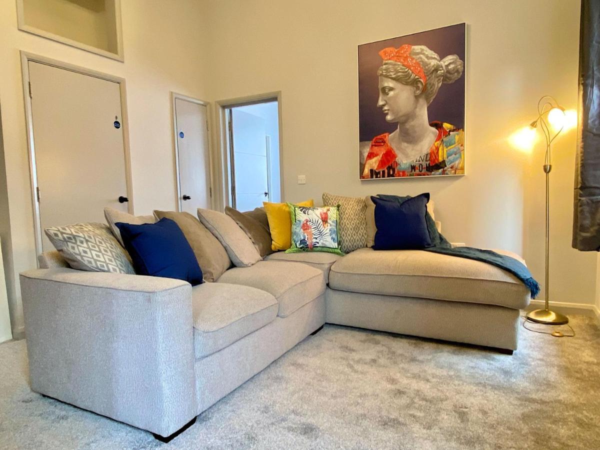 Beautiful Apartment - 5 Minute Walk To The Best Beach! - Great Location - Parking - Fast Wifi - Smart Tv - Newly Decorated - Sleeps Up To 4! Close To Bournemouth & Poole Town Centre Eksteriør bilde