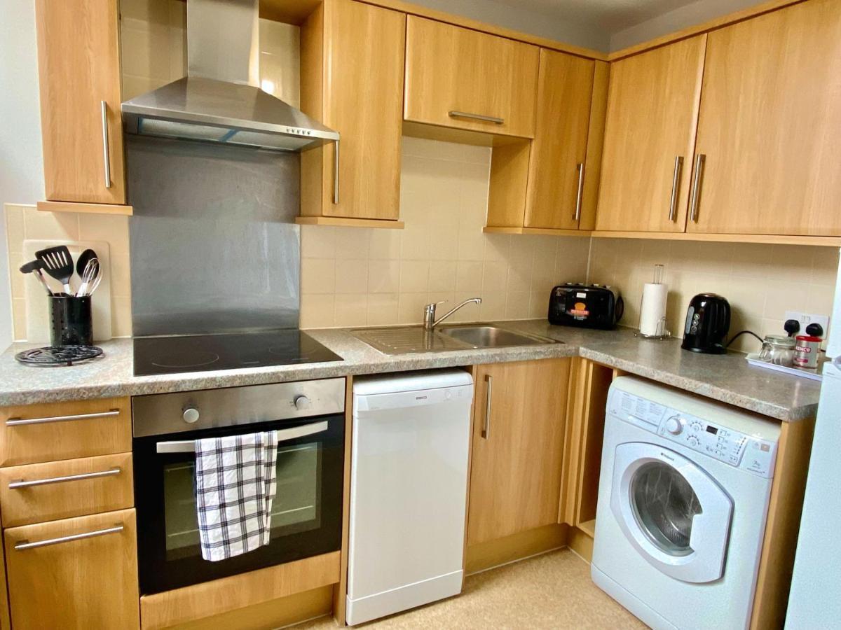 Beautiful Apartment - 5 Minute Walk To The Best Beach! - Great Location - Parking - Fast Wifi - Smart Tv - Newly Decorated - Sleeps Up To 4! Close To Bournemouth & Poole Town Centre Eksteriør bilde
